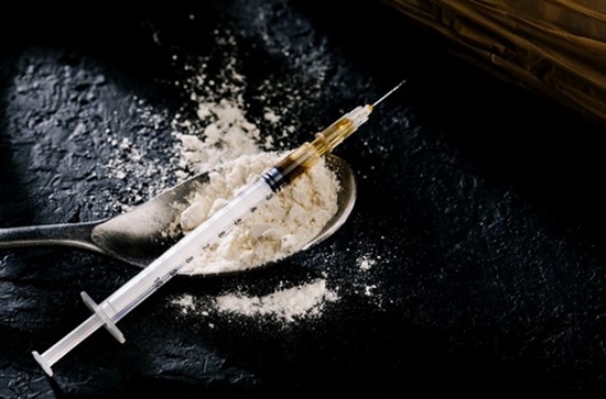 opium use {faces}